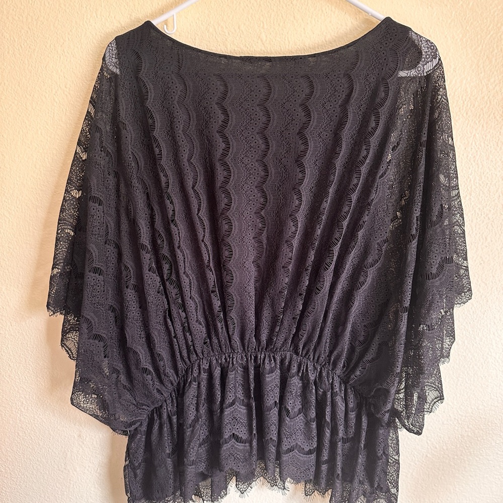 Lace - Picture 2 of 3